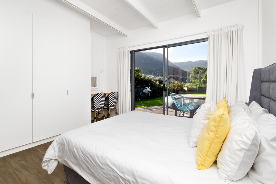 5 Bedroom Property for Sale in Oakhurst Estate Western Cape